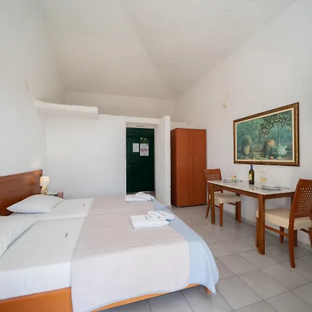 Kekatos Apartment *